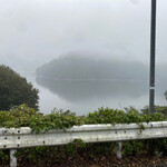 朝日屋 - 草木ダム、、、靄ってよく見えない。。。