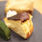 にぎり鮨 一五〇 - バスクチーズケーキ