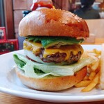 ムースヒルズバーガー - アボカドチーズバーガー