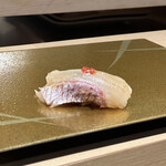 梅田 鮨 よこ田 - 鯛の松皮