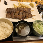 とんかつビストロ 肉のマルコウ - 牛串焼き定食