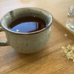 ヤタガラス - ほうじ茶 ホット（税込 580円）評価＝◯