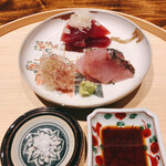 温石 - お造りです。好みですが、クロムツは塩、鰹は煮切りでいただきます