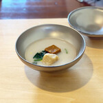 よし奈 - あっさりスープに八丁味噌のが超絶妙なバランス。やばい