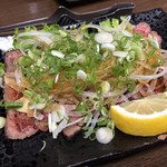 炭火焼肉 寿月 - メニューには無い？お店からのサービス。ありがとうございます！