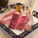 Hoteru Kameya - 仙台牛となんとかポークと鶏肉の焼き物。どれも脂が甘くて美味しいっ。