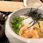 花山うどん - 可愛いだけじゃない、おつゆが美味しいおうどん。