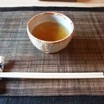 Edo Soba Hiranoya - 蕎麦茶でお出迎え