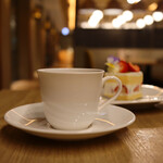 SARAS CAFE ＆ BRASSERIE - 苺のショートケーキ(600円)
オリジナルブレンドコーヒー(550円)