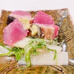 うを徳 - 舞鶴産鰹の炭火焼き