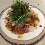 中華香房 凛道 - 真鯛とマイクロハーブの中華風カルパッチョ　カボスとマスタードのソース