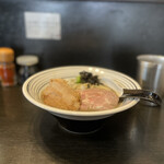 陽はまたのぼる - 濃厚そば