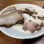 新福菜館 - 焼豚ブロック 2500円
      