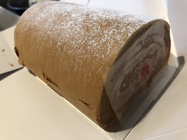 アテスウェイさんのロールケーキ By Kk4a アテスウェイ A Tes Souhaits 西荻窪 ケーキ 食べログ