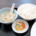 台湾料理 大盛 - ご飯、スープ、漬物