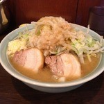 麺や あかつき - あかつき麺　野菜・にんにく・タレ・背アブラ(2012.10)