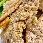 かつぎや - これも注文を受けてから一枚一枚揚げていきます　作り置きは一切しません