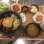 韓国料理 ホンデポチャ - 蟹みそ石焼ビビンバセット