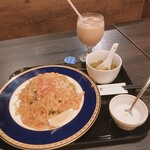 個室 タイ料理専門店 アジアンバル シムラン - パッタイ