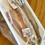 カネヒデ小林商店 - かますもしずまえ　見るからに美味しそうな厚みのある身です