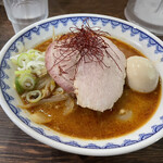 雪ぐに - 辛味噌　小　750円　レアチャーシュー　100円　味玉　100円