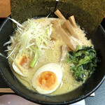 Yugawara Ramen - 湯河原醤油とんこつラーメン（780円）＋煮卵（90円）