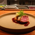 IZA - 黒豚バラ肉のコンフィとソテー