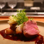 IZA - 黒豚バラ肉のコンフィとソテーアップ