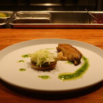 IZA - 鮑のソテーと白ゴーヤ バジルソースとヘーゼルナッツペースト