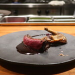 IZA - 鳩の炭火焼き 赤ワインソース