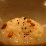 IZA - パルメザンチーズと洋梨のリゾットアップ