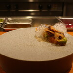 IZA - サーモンのマリネ アボカドソース