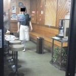 ラーメンショップ さつまっ子 スペシャル21 - 201211　ｽﾍﾟｼｬﾙ　カウンターの後ろは待ち席です