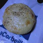 ラ・コルベイユ - クリームチーズとカマンベール：105円