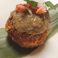 海鮮家 はこだて 本店 - 蟹味噌たっぷり爆弾コロッケ