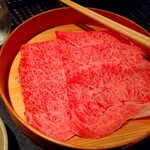 瀬里奈 - 宮崎県産の特選牛リブロースのしゃぶしゃぶ肉・その１です。９月１９日の蟹との合い盛りしゃぶしゃぶの時の宮崎県産特選牛リブロースより、見た目が素晴らしい極上レベルのリブロースでした。