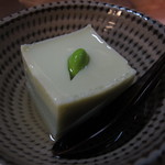 鳥喜 - お通し　自家製　　　　枝豆豆腐３００円