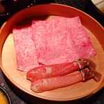 瀬里奈 - ９月１９日の宮崎県産特選牛リブロースと、アラスカ産の蟹の合い盛りしゃぶしゃぶです。