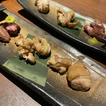 純系名古屋コーチン 鶏や なか山 - 名古屋コーチンの炭火焼部位食べ比べ（もも・せせり・レバー）