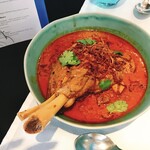 Issaya Siamese Club - 