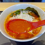 超純水採麺 天国屋 - 「地獄ラーメン」らしい、豚骨の濃厚さと辛さが上手にマッチしたスープ