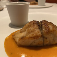 レグリエ - 噴火湾産アンコウのムニエルとスープ