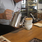 ピッコロカフェ - 目の前で煎れてくれました♪
