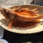 福浦漁港 みなと食堂 - 大島定食のカサゴの唐揚げ