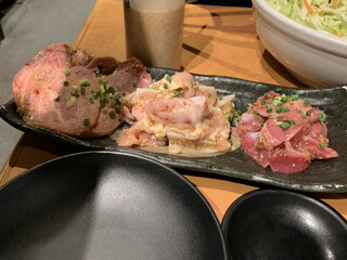 Yakiniku zammai - 本日の塩三種盛り(ヤゲン軟骨・砂肝・タン塩) ￥870