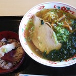 不老ふ死温泉 - ラーメン鮪漬丼セット　800円