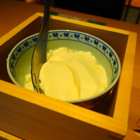 豆富料理と吟醸せいろ蒸し 八かく庵 大阪ステーションシティ店 - おぼろ豆富（お替り自由