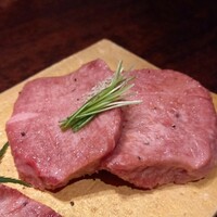黒毛和牛焼肉 虎斑 北新地店 - タン厚切り❤️