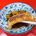 新ちゃん - ぎょうざ　カラシダレで