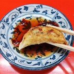 新ちゃん - ぎょうざ　カラシダレで